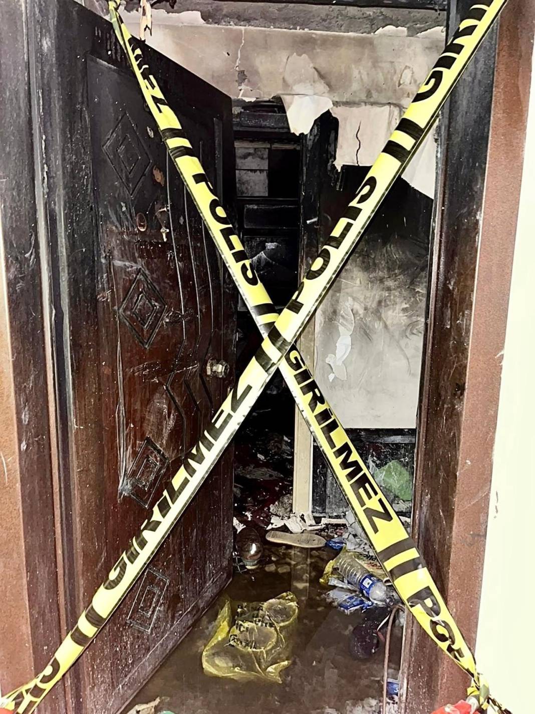 Evini ateşe verdi, balkona çıkıp izledi 2